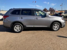 
										2019 Mitsubishi Outlander full									