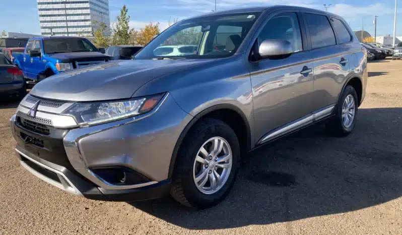 
								2019 Mitsubishi Outlander full									