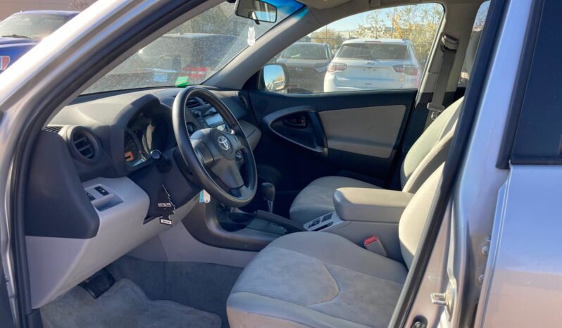 
								2011 Toyota RAV4 full									