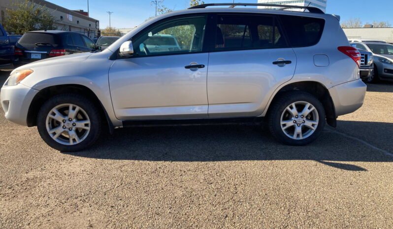 
								2011 Toyota RAV4 full									