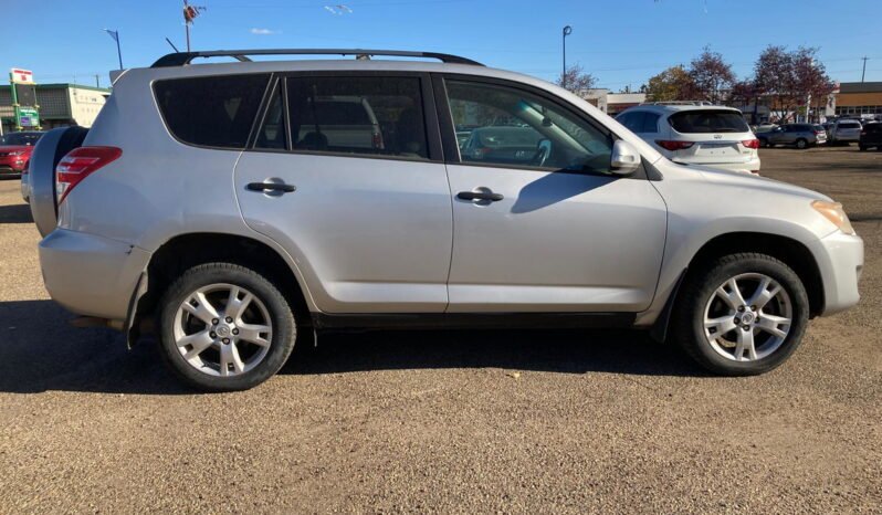 
								2011 Toyota RAV4 full									