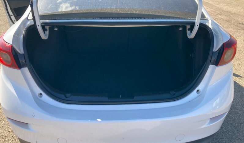 
								2015 Mazda MAZDA3 full									