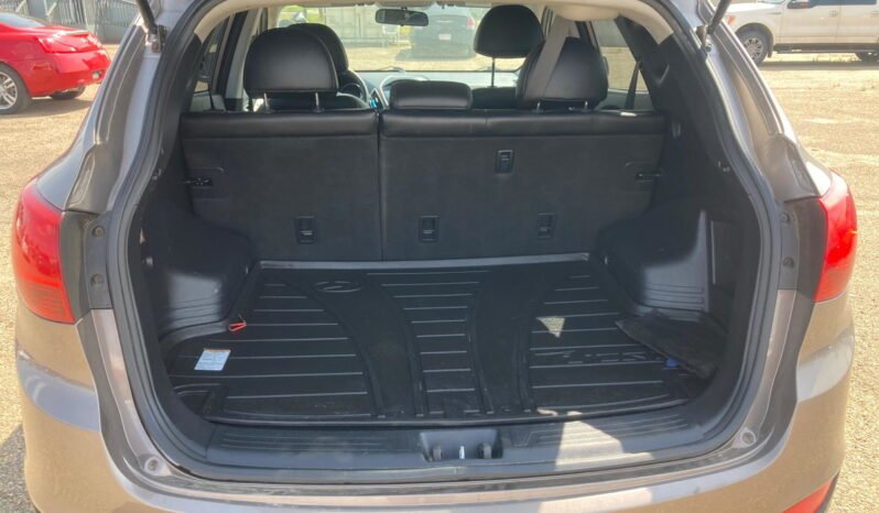 
								Hyundai Tucson full									