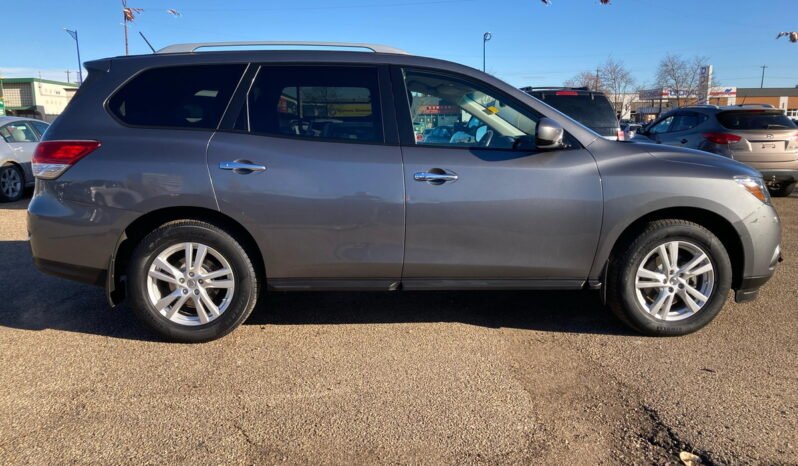 
								2015 Nissan Pathfinder full									