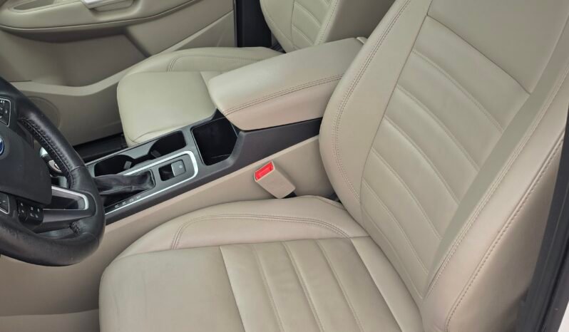 
								2018 Ford Escape SEL full									